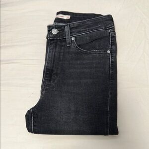 Levi’s 721 High Rise Skinny- Size 28